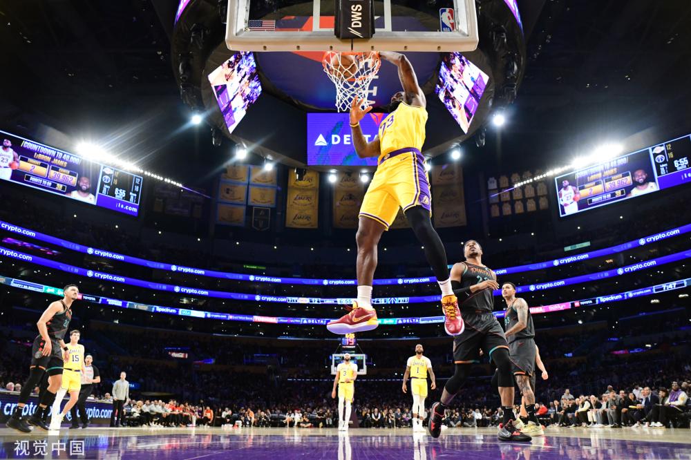 场时以强劲 场时以强劲